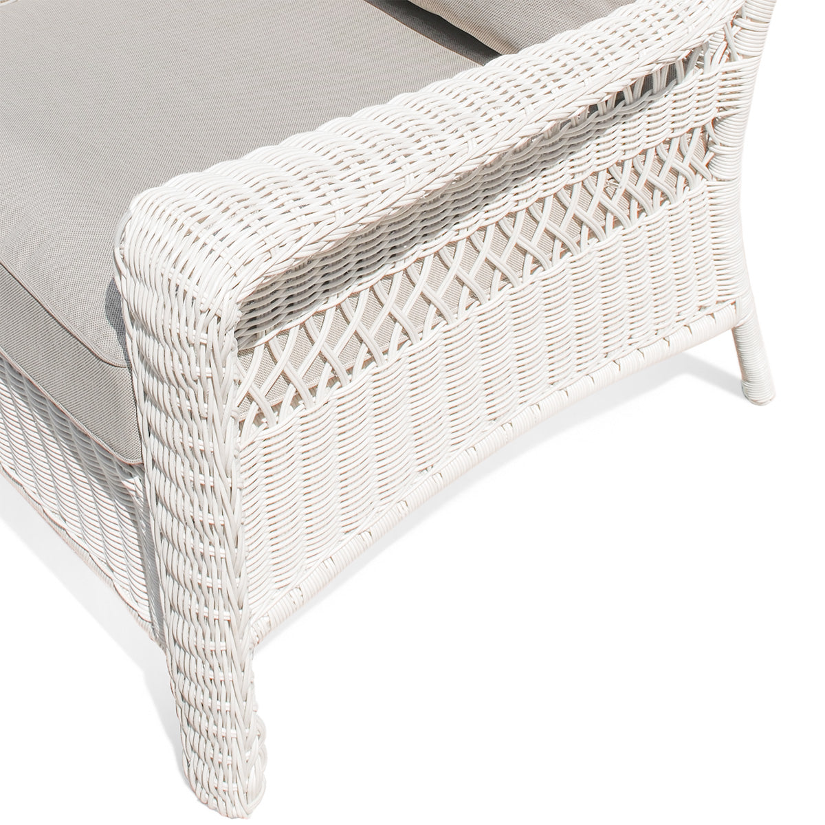 Park Meadows Wicker Outdoor Loveseat