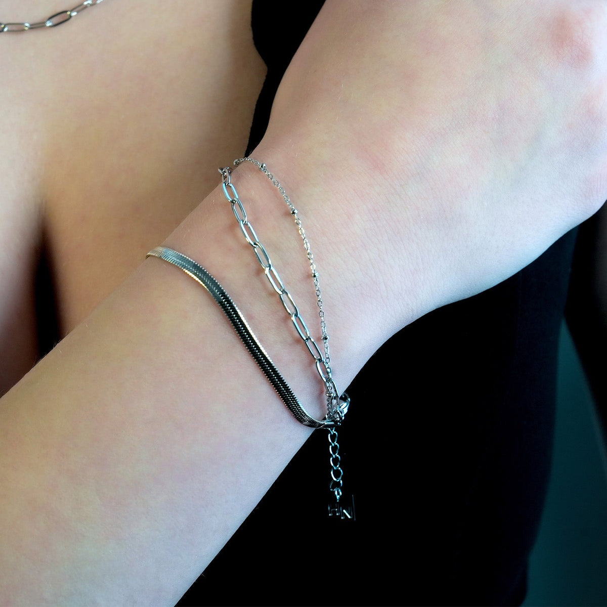 REINEDA: Bracelet triple en or blanc (ton argenté)