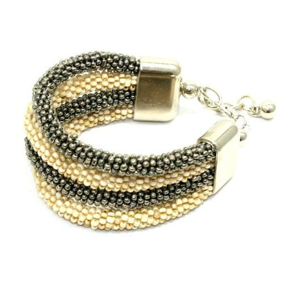 Bracelet perlé à quatre rangs