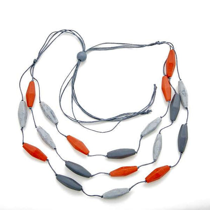 Collier en résine à triple rang