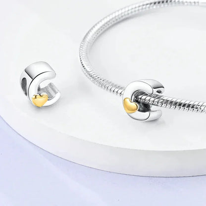 Breloque initiale en argent sterling 925 avec cœur en or