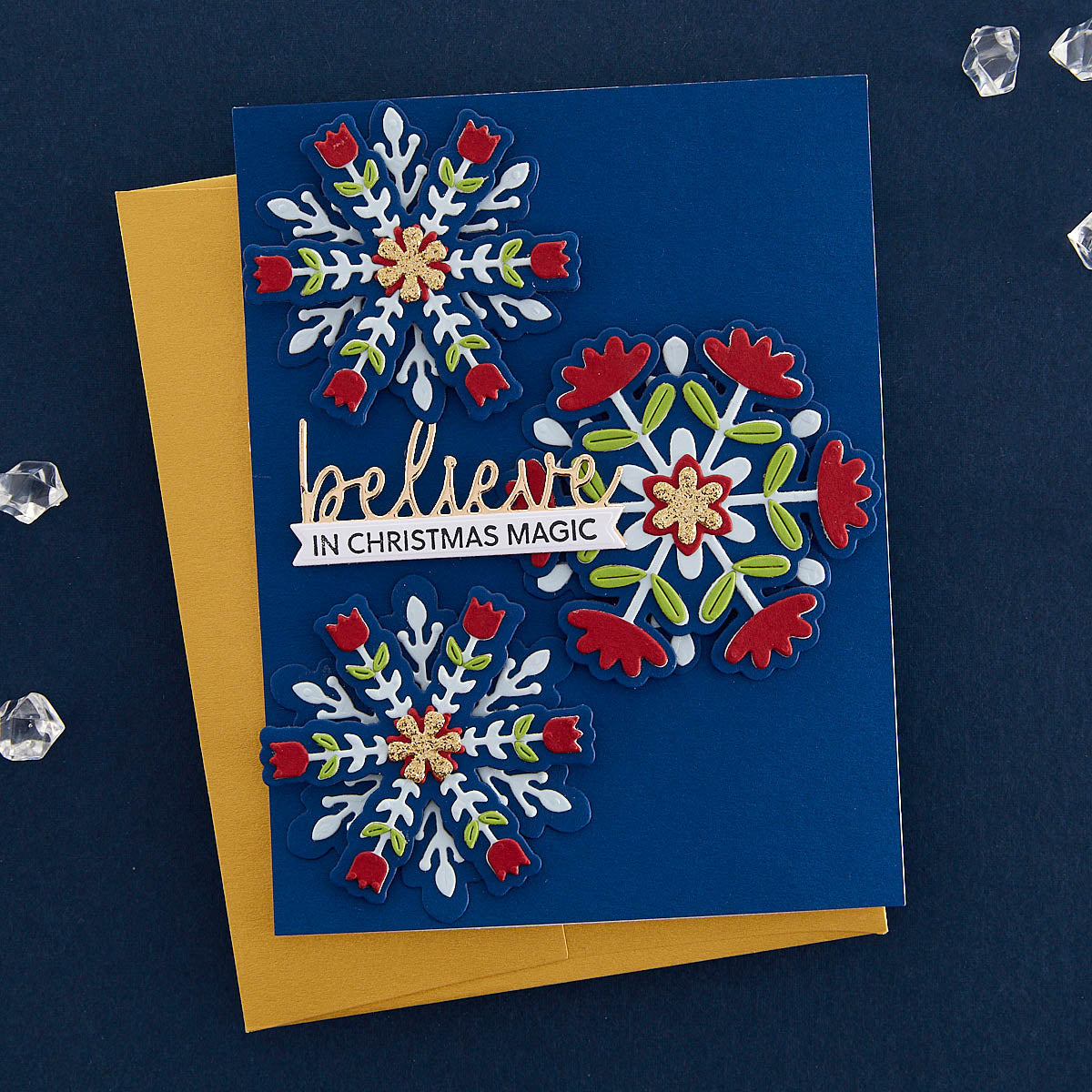 Matrices de découpe Flocons de neige délicats de la collection Bibi's Snowflakes par Bibi Cameron