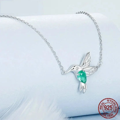Collier élégant avec pendentif colibri en argent sterling