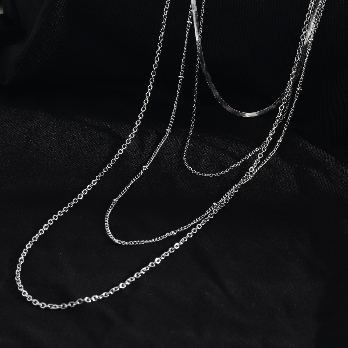 Collier multi-rangs SABRINA à quatre couches en argent