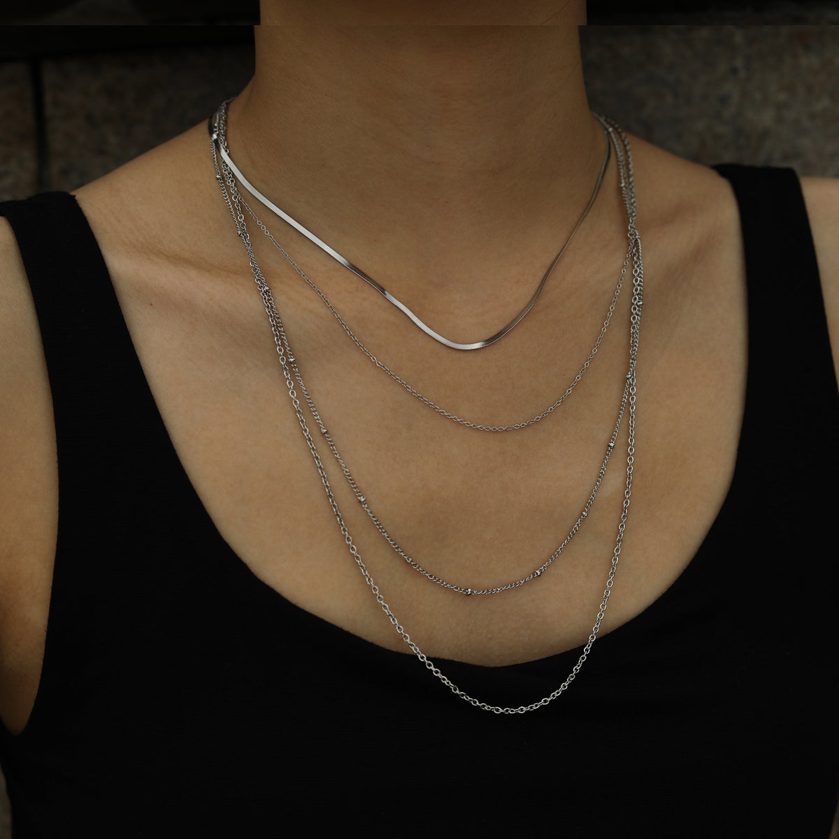 Collier multi-rangs SABRINA à quatre couches en argent
