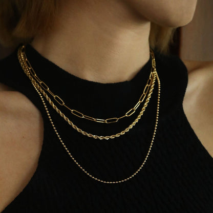 SELENE : Collier triple couche en chaîne dorée