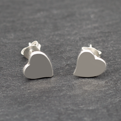 Boucles d'oreilles clous en plaqué argent cœur asymétrique