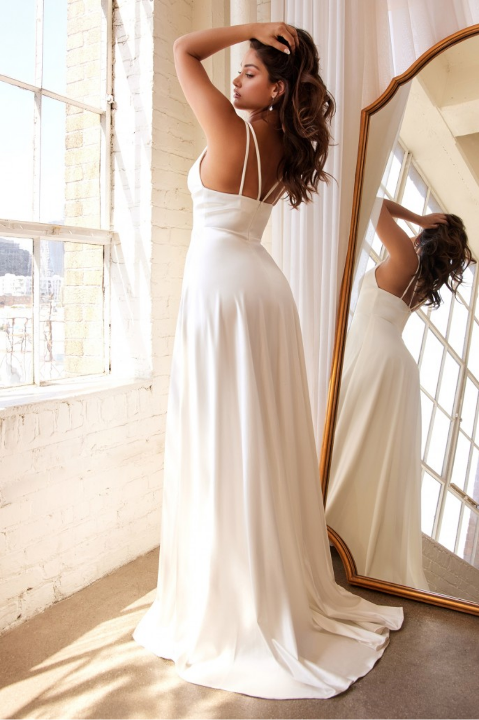 ROBE MINIMALISTE EN SATIN STRETCH
