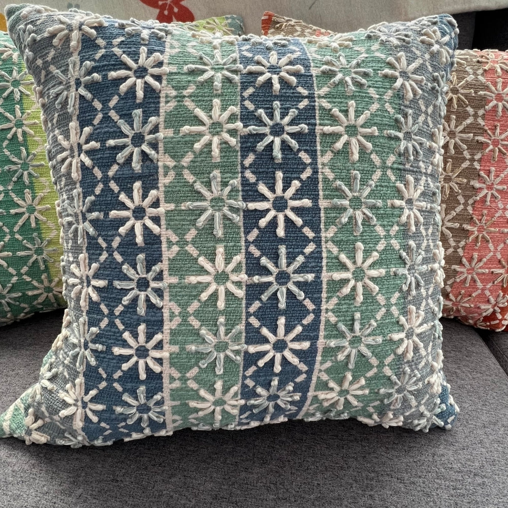 Housse de coussin en coton brodé géométrique 40x40cm – motif étoilé, dos en soie de papier