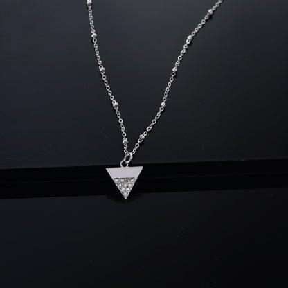 Collier chaîne perlée URIKA avec pendentif triangle pavé de zircons en argent