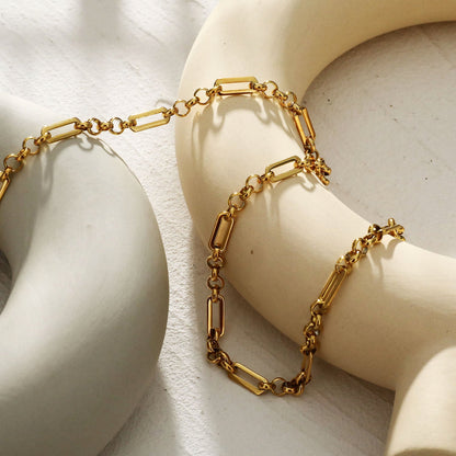 VALENCE Collier multi-maillons et perles à l'allure discrète