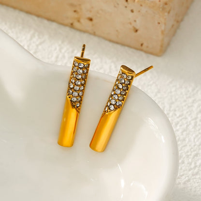 Boucles d'oreilles clous barre serties de zircons pavé minimalistes VOLTAMI Gold