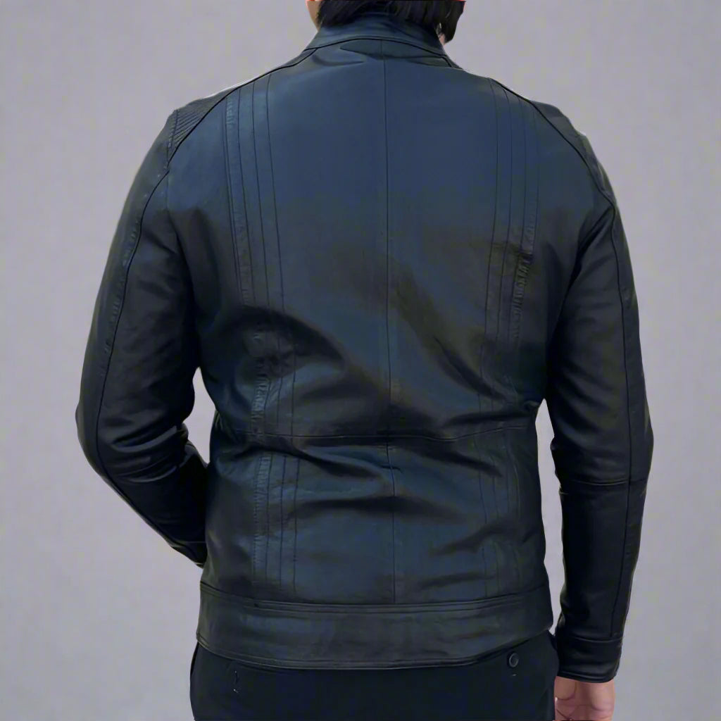 Blouson en cuir d'agneau pour homme. 4 poches, col montant boutonné et fermetures éclair argentées