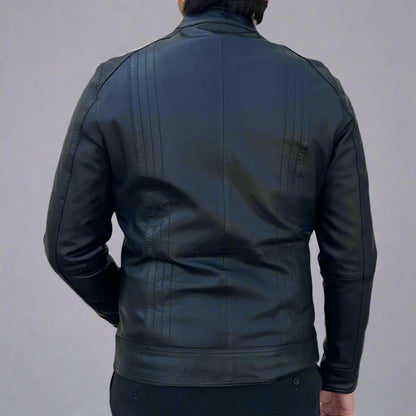 Blouson en cuir d'agneau pour homme. 4 poches, col montant boutonné et fermetures éclair argentées
