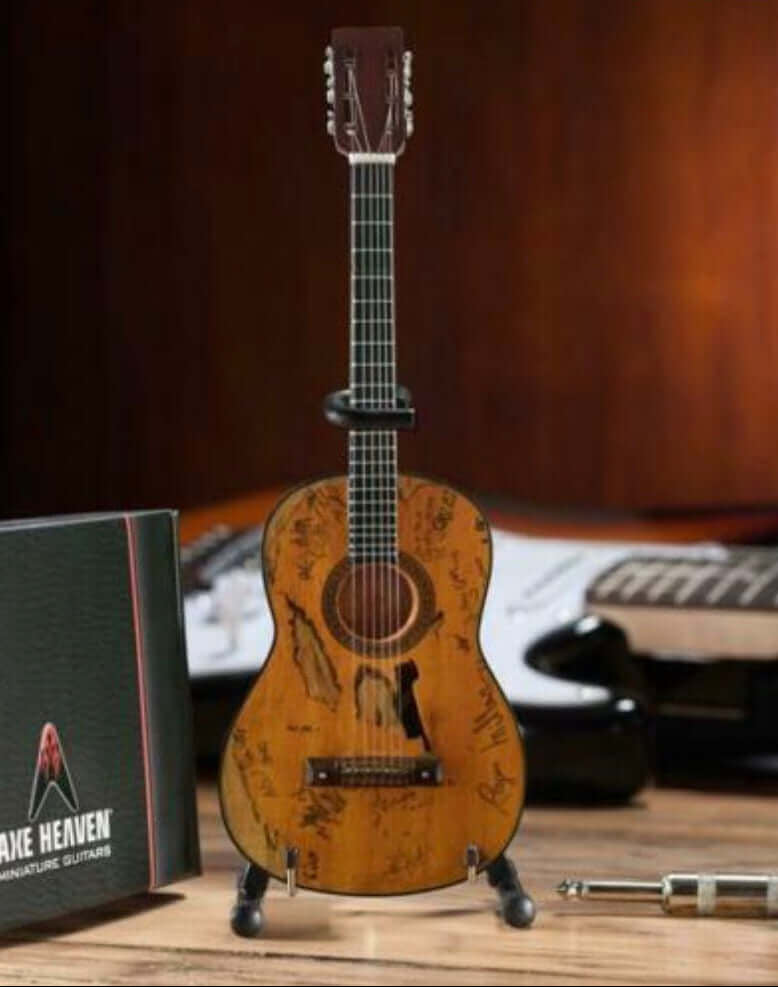 Réplique de mini-guitare acoustique Willie Nelson "Trigger"