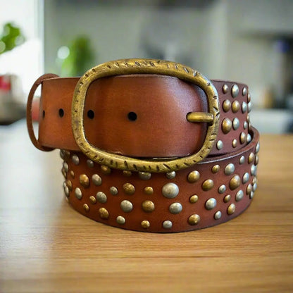 Ceinture en cuir pleine fleur pour femme avec boucle ovale et clous
