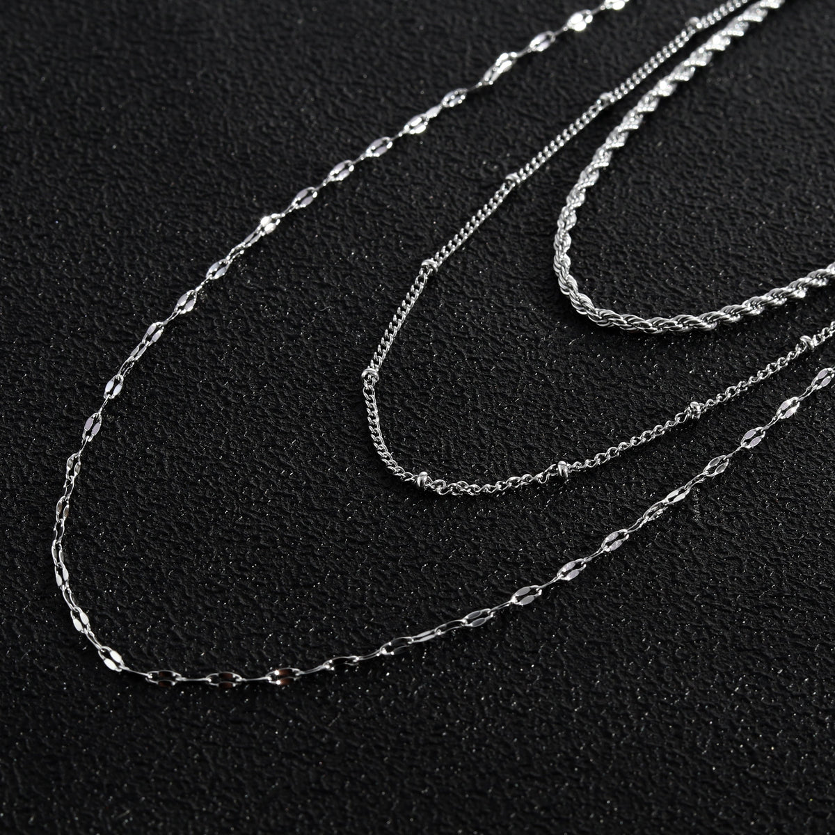 Collier ZURI à triple chaîne en argent