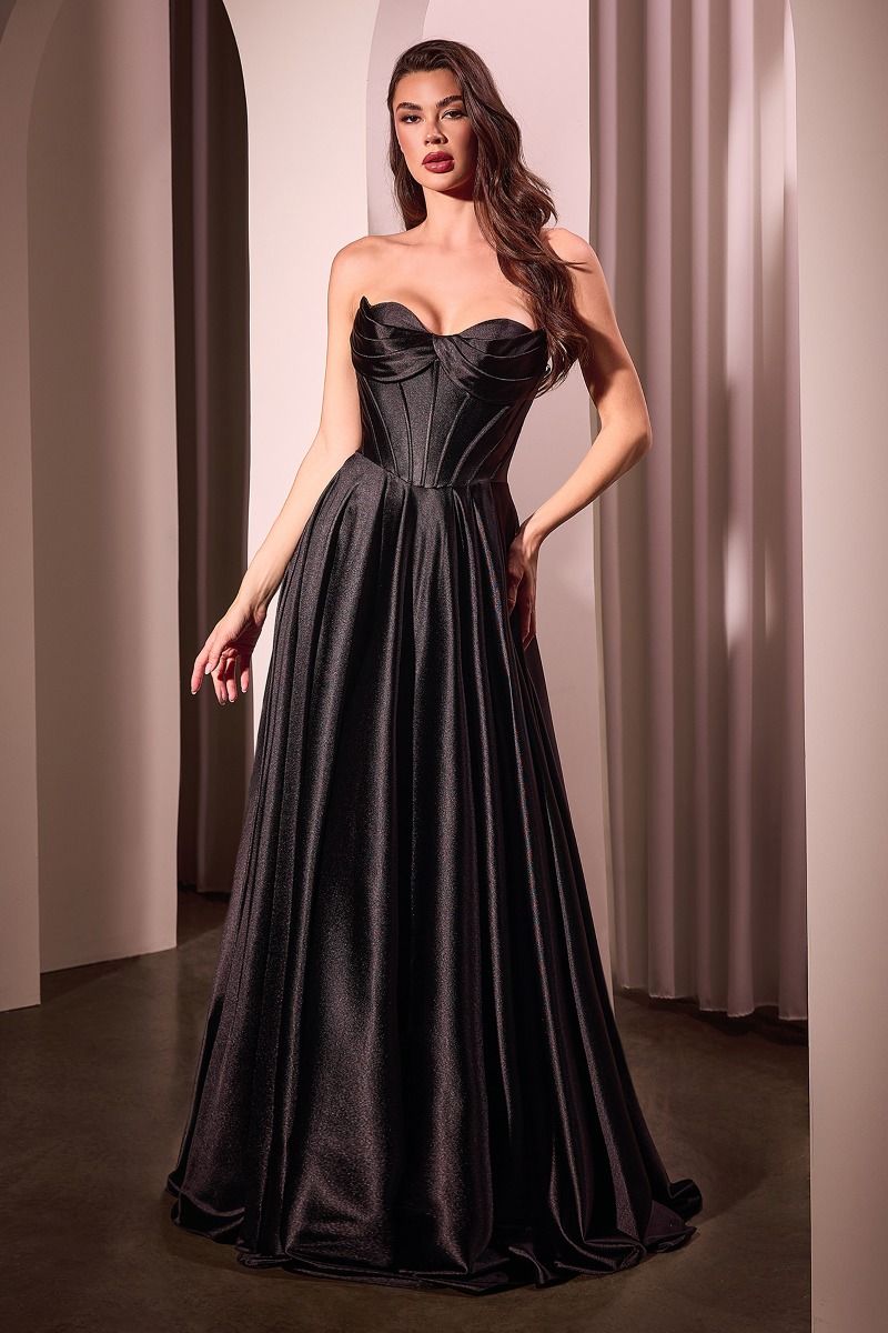 7 COULEURS DISPONIBLES. ROBE TRAPÈZE SANS BRETELLES EN SATIN