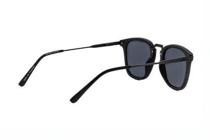 Boléro Maven — Matte Black Square Keyhole Sunglasses