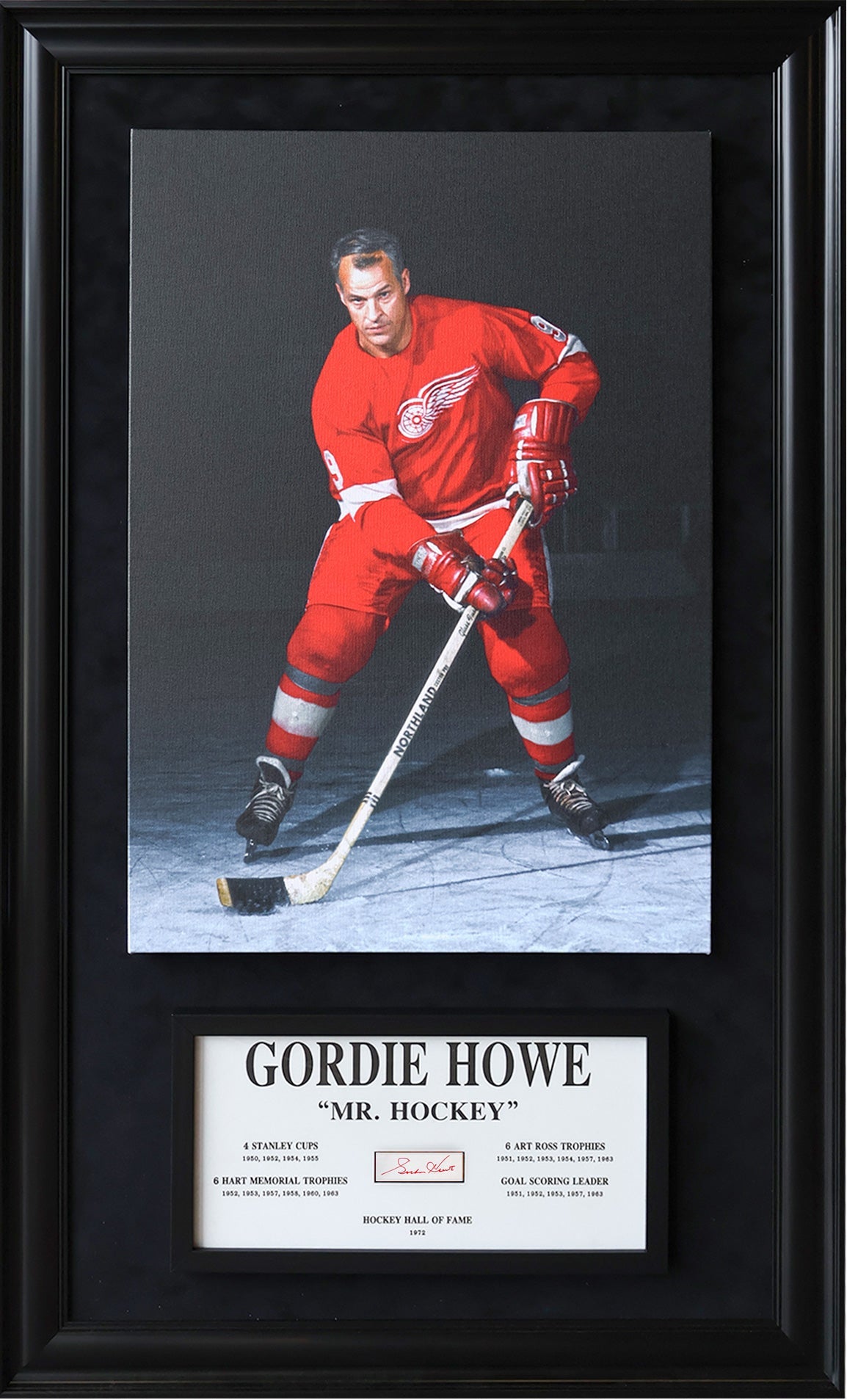 Gordie Howe Signature Plaque & Canvas (49.5x29.5)
