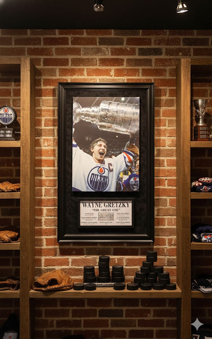 Wayne Gretzky Signature Plaque & Canvas (49.5x29.5)