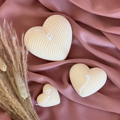 Bougie tressée cœurs en cire de soja : Décoration romantique pour la maison