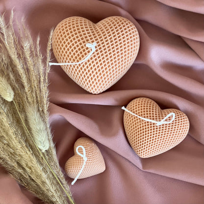 Bougie tressée cœurs en cire de soja : Décoration romantique pour la maison