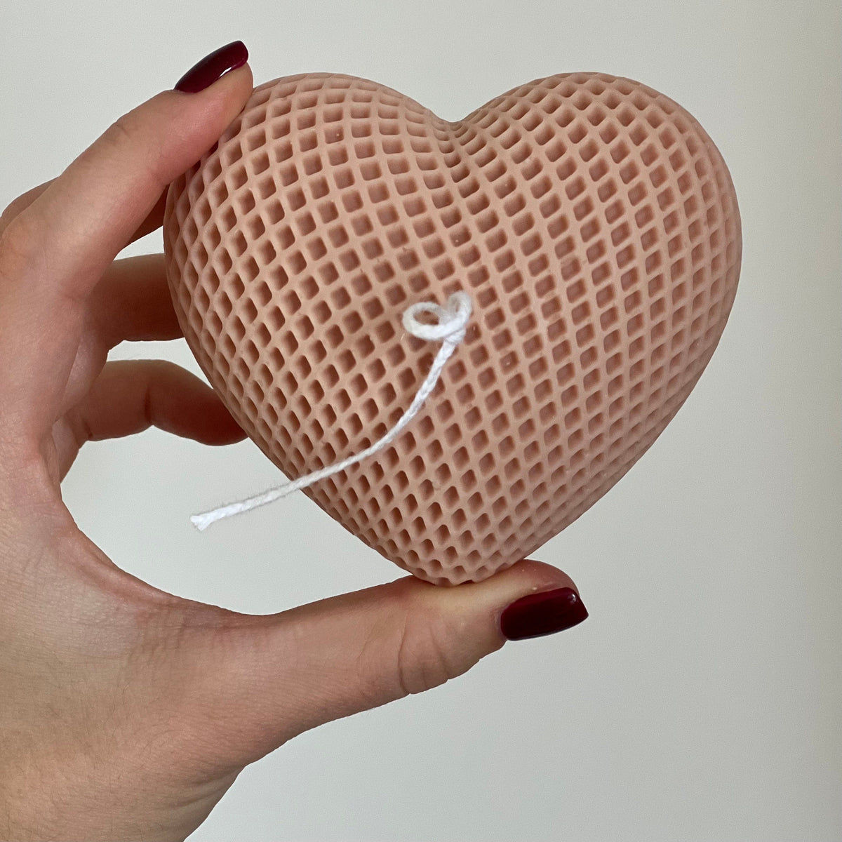 Bougie tressée cœurs en cire de soja : Décoration romantique pour la maison