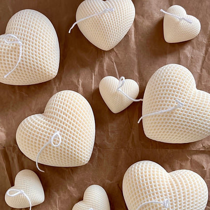 Bougie tressée cœurs en cire de soja : Décoration romantique pour la maison