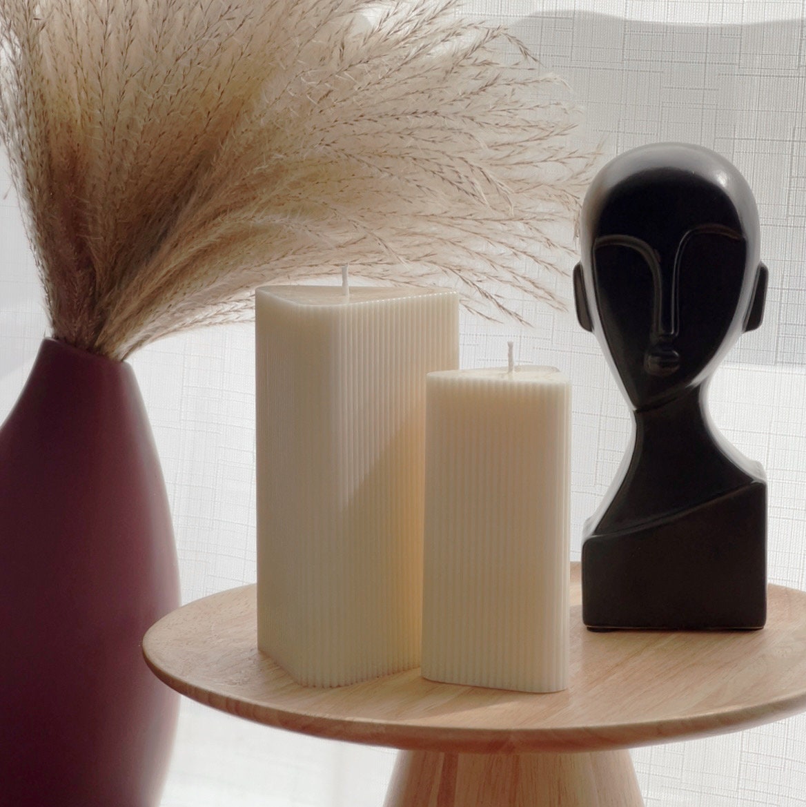 Ensemble de bougies en cire de soja, piliers triangulaires nervurés | Bougies décoratives non parfumées