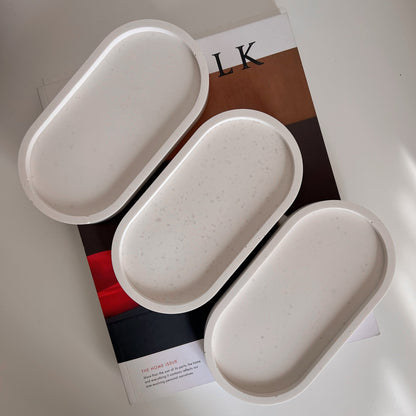 Plateau vide-poche ovale en jésmonite fait main : Décoration scandinave
