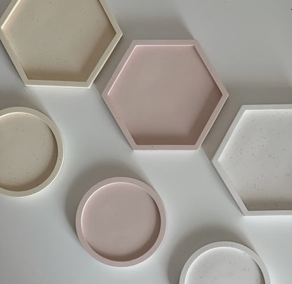 Plateau à bibelots hexagonal en Jesmonite : Décoration scandinave