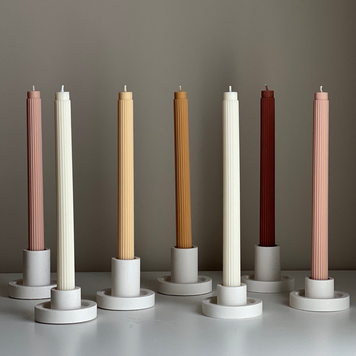 Bougie conique en cire de soja côtelée : Décoration d'événement non parfumée