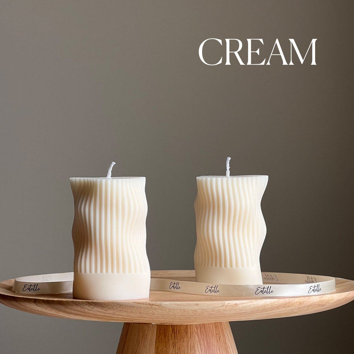 Bougie de soja côtelée faite à la main | Colonne Vague, Décoration