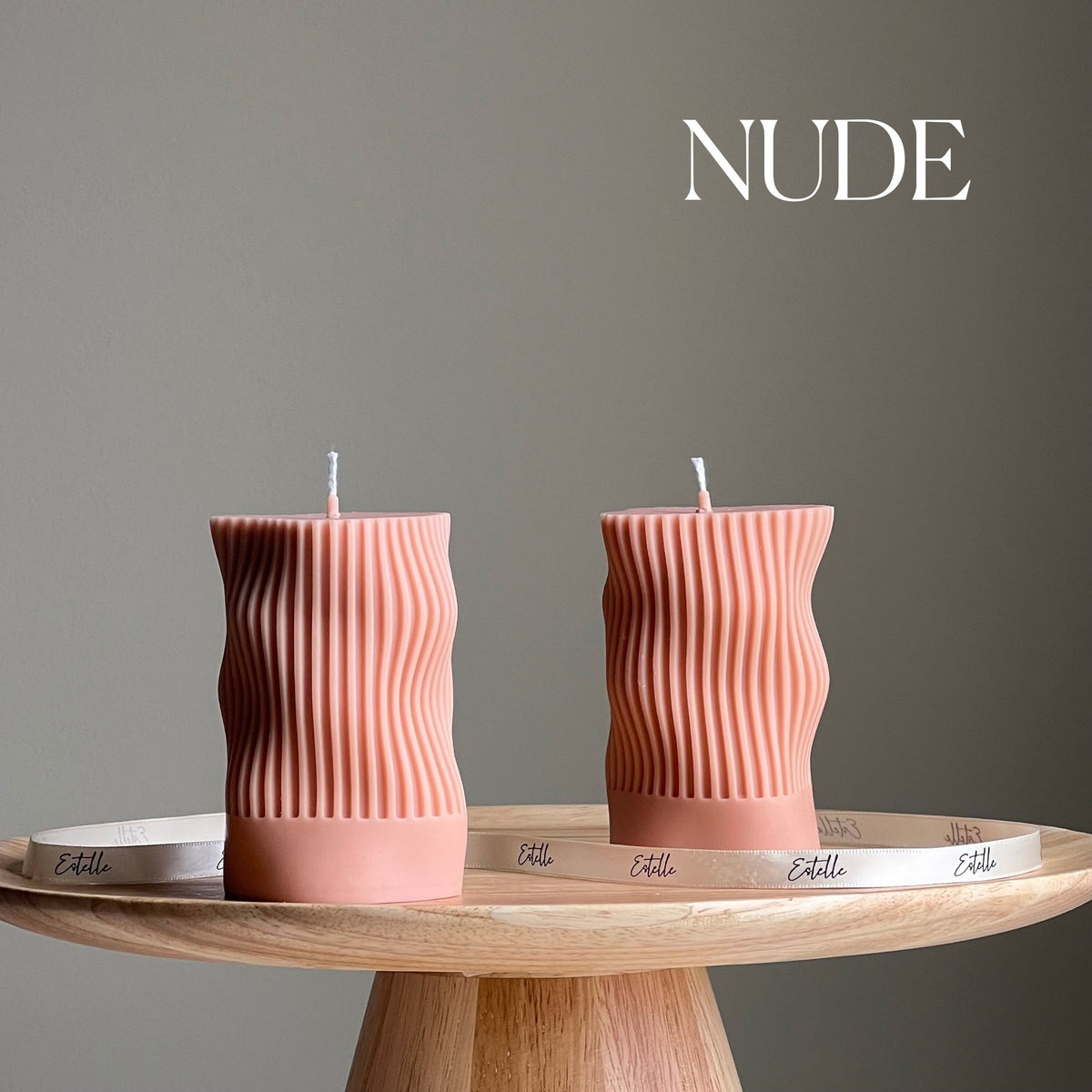 Bougie de soja côtelée faite à la main | Colonne Vague, Décoration