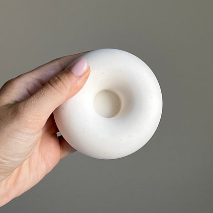 Bougeoir Donut en Jesmonite : Décoration de mariage minimaliste