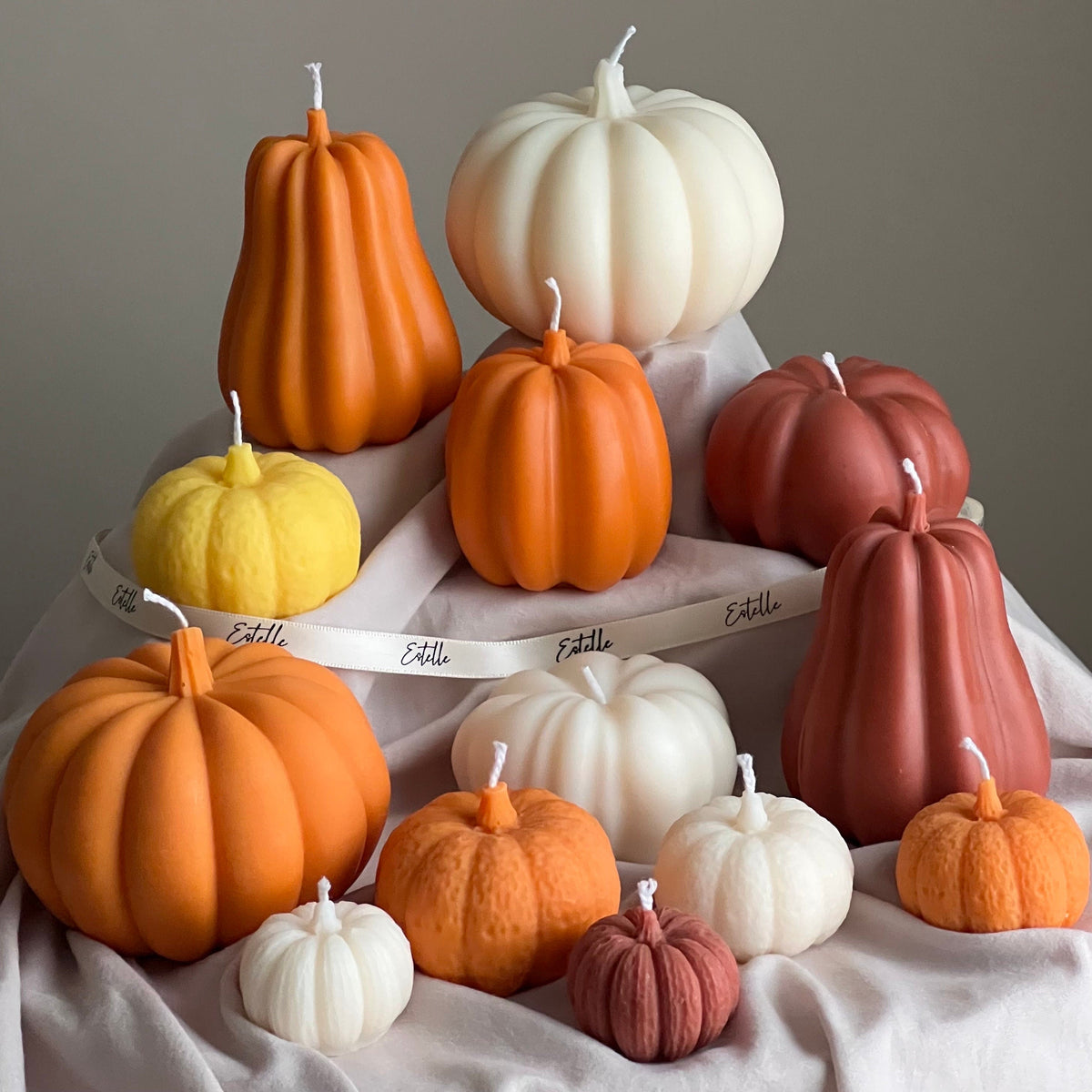 Lot de bougies artisanales à la cire de soja en forme de citrouille d'automne : Décoration d'intérieur effrayante