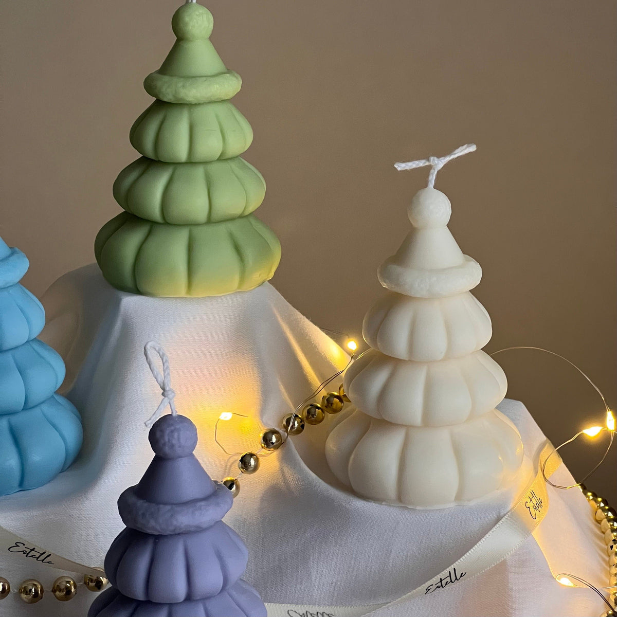 Bougie de soja sapin de Noël avec chapeau : Décoration de Noël artisanale