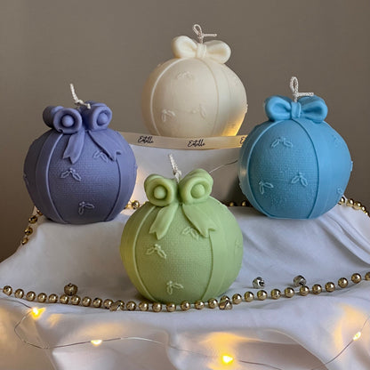 Hand Poured Christmas Bauble Soy Candle: Festive Decor