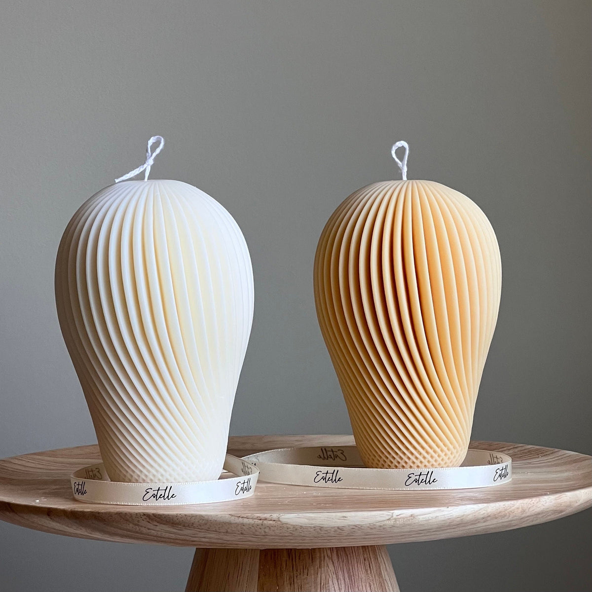 Bougie Pilier Sculpturale en Cire de Soja Spirale Coulée à la Main