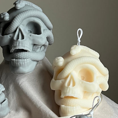 Skull Candle with Snakes: Spooky Halloween Soy Wax Decor