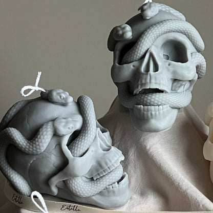 Skull Candle with Snakes: Spooky Halloween Soy Wax Decor