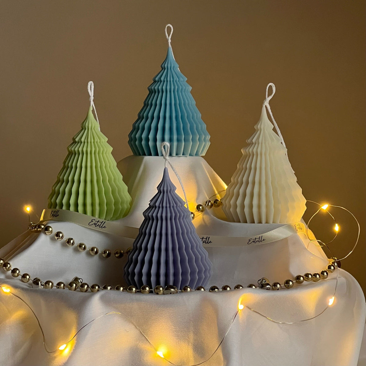 Bougie de Noël en cire de soja, modèle sapin origami : Décoration festive coulée à la main
