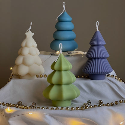 Bougie en soja en forme de sapin de Noël, coulée à la main : Décoration festive pour la maison