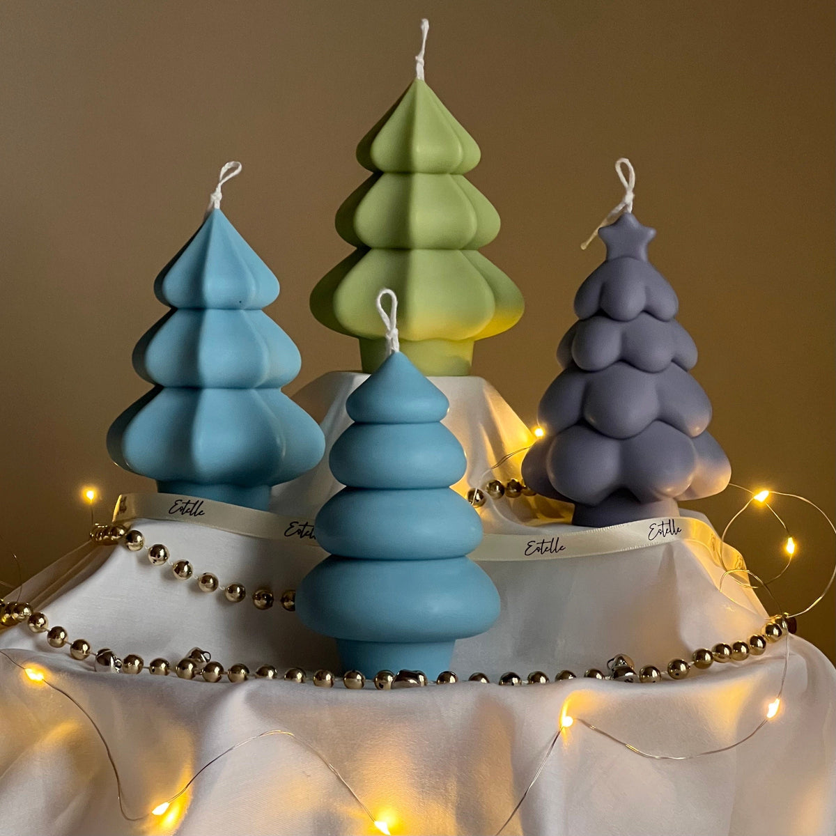Bougie en soja en forme de sapin de Noël, coulée à la main : Décoration festive pour la maison