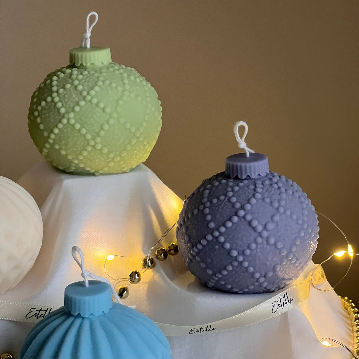 Handmade Christmas Bauble Soy Candle: Festive Ornament Decor