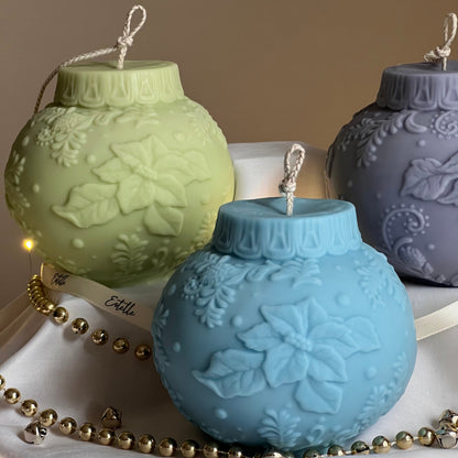 Large Christmas Bauble Soy Candle: Festive Handmade Decor