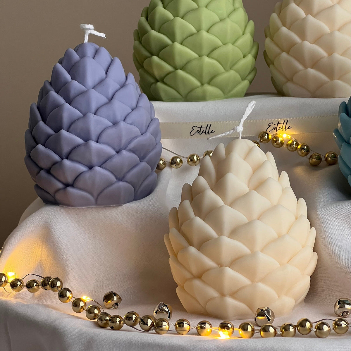Bougie de Soja Pomme de Pin Faite à la Main : Décoration de Noël