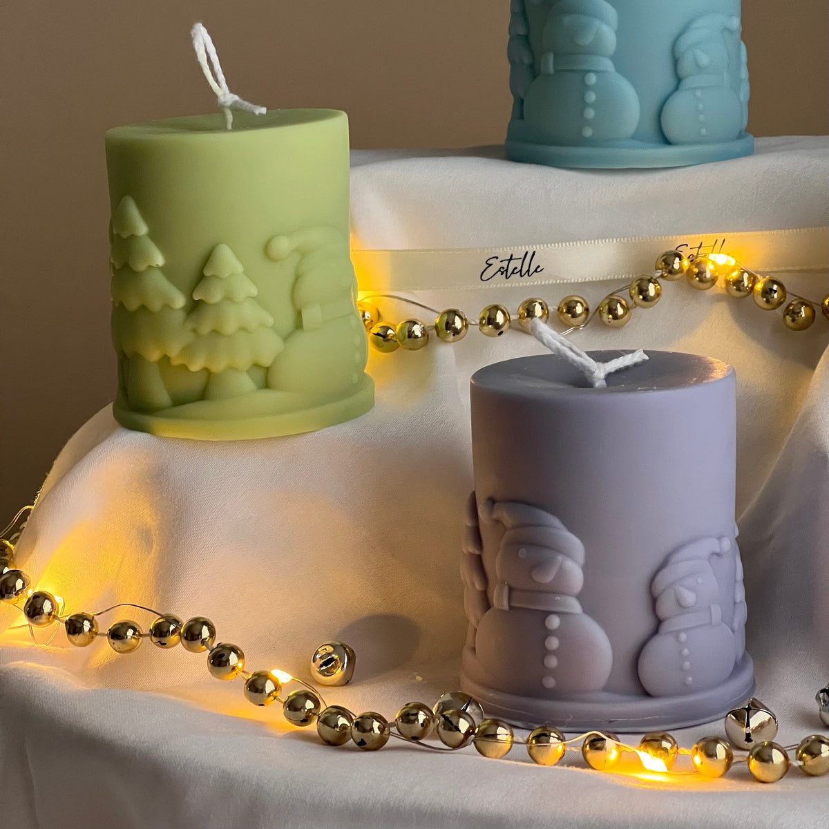 Bougie pilier en cire de soja bonhomme de neige fait main : Décoration de Noël