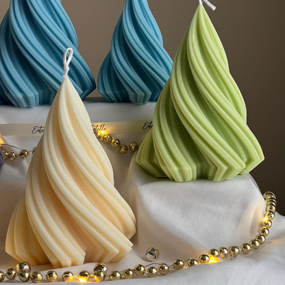 Bougie sapin de Noël nervurée en spirale | Décoration faite à la main en cire de soja